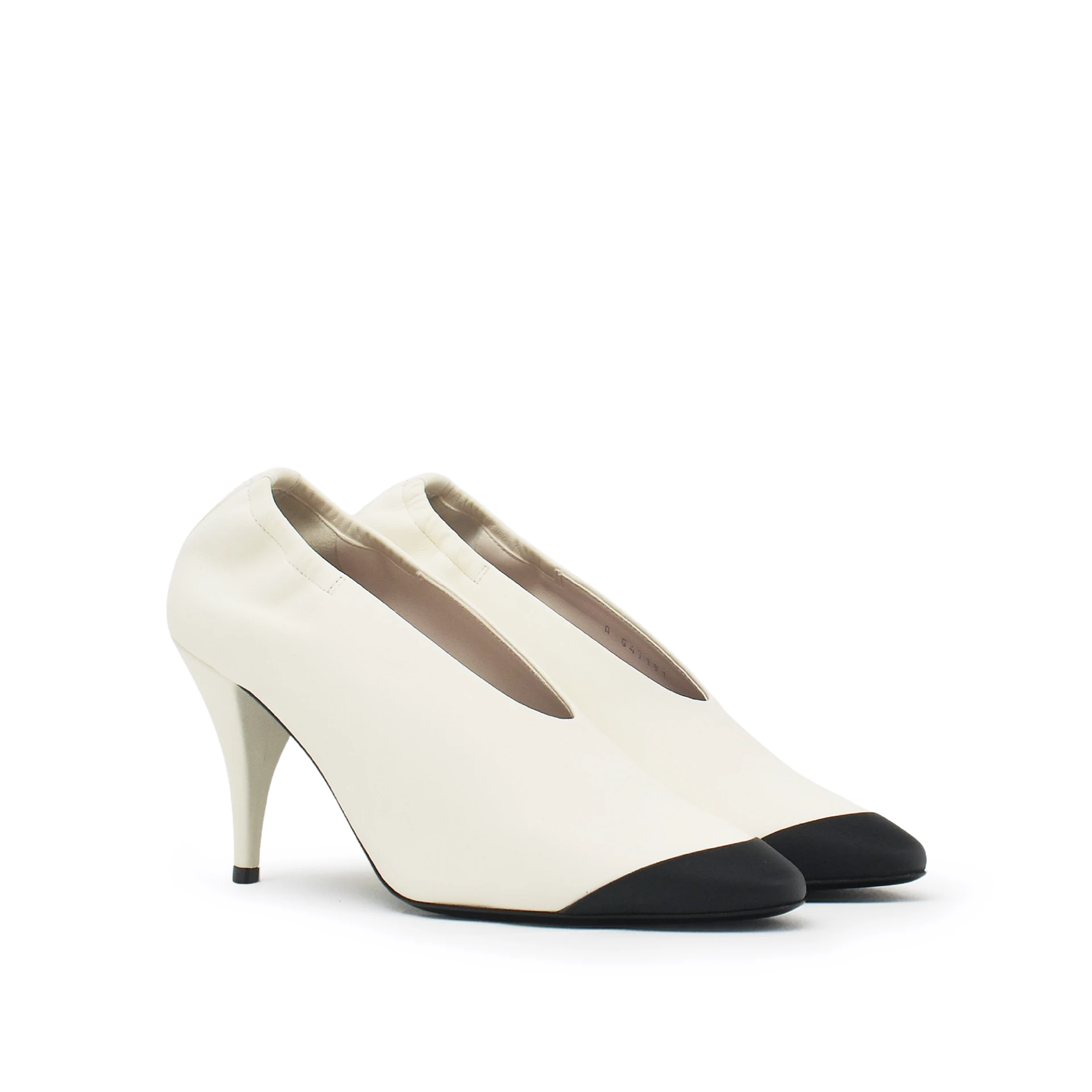 CHANEL Iconic Two Tones Pumps
