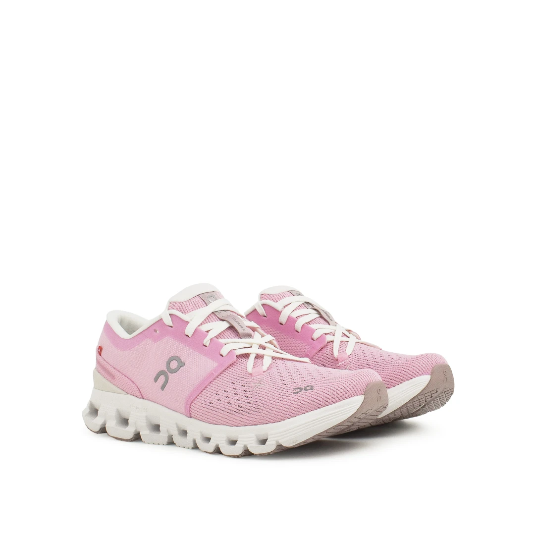 ON RUNNING Cloud X 4